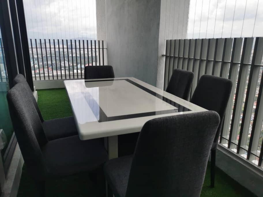 קואלה לומפור The Luxe, Klcc By Ch Homes מראה חיצוני תמונה